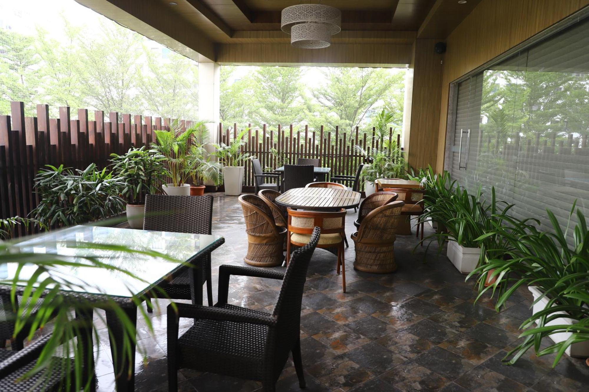 Efcee Sarovar Premiere Bhavnagar Ngoại thất bức ảnh