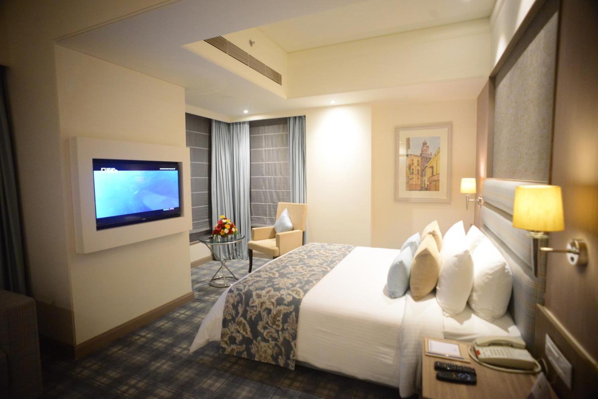 Efcee Sarovar Premiere Bhavnagar Ngoại thất bức ảnh