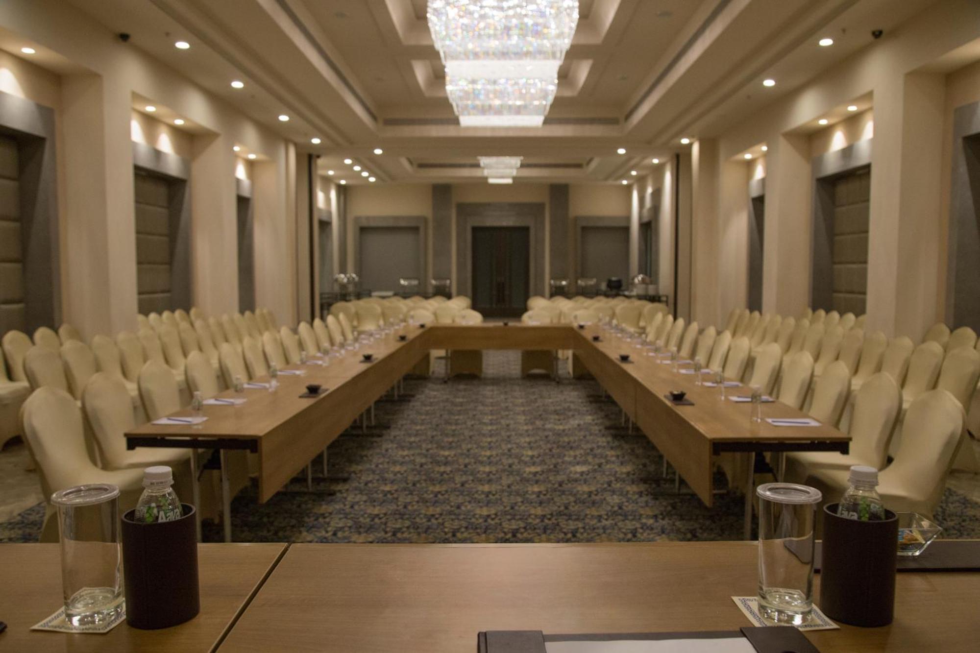 Efcee Sarovar Premiere Bhavnagar Ngoại thất bức ảnh