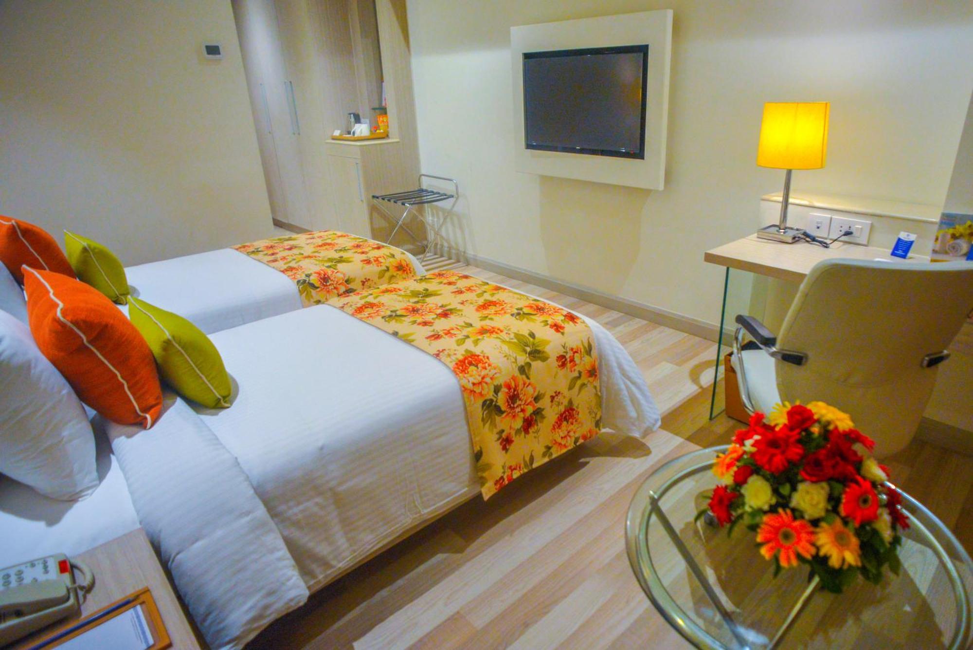Efcee Sarovar Premiere Bhavnagar Ngoại thất bức ảnh