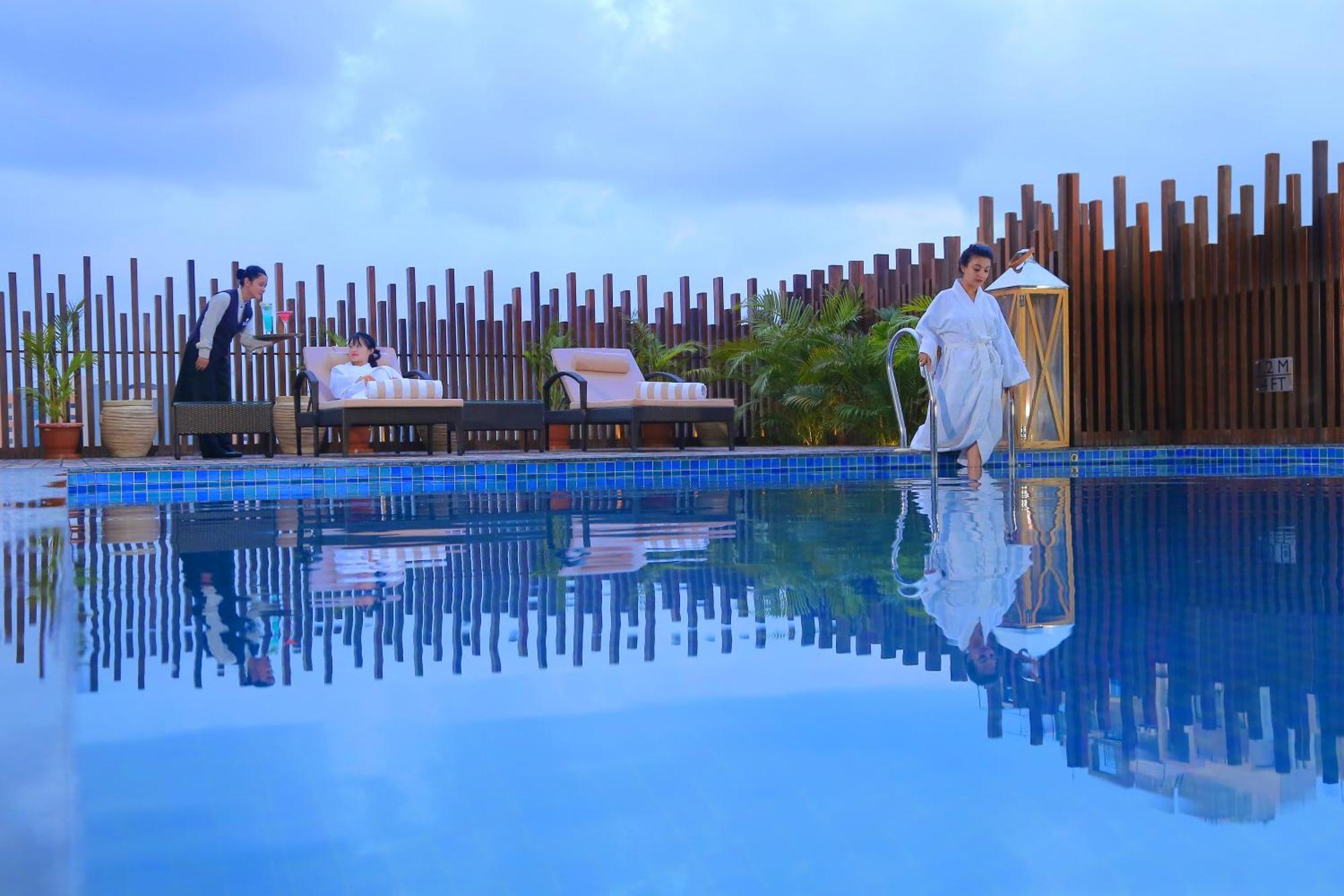 Efcee Sarovar Premiere Bhavnagar Ngoại thất bức ảnh