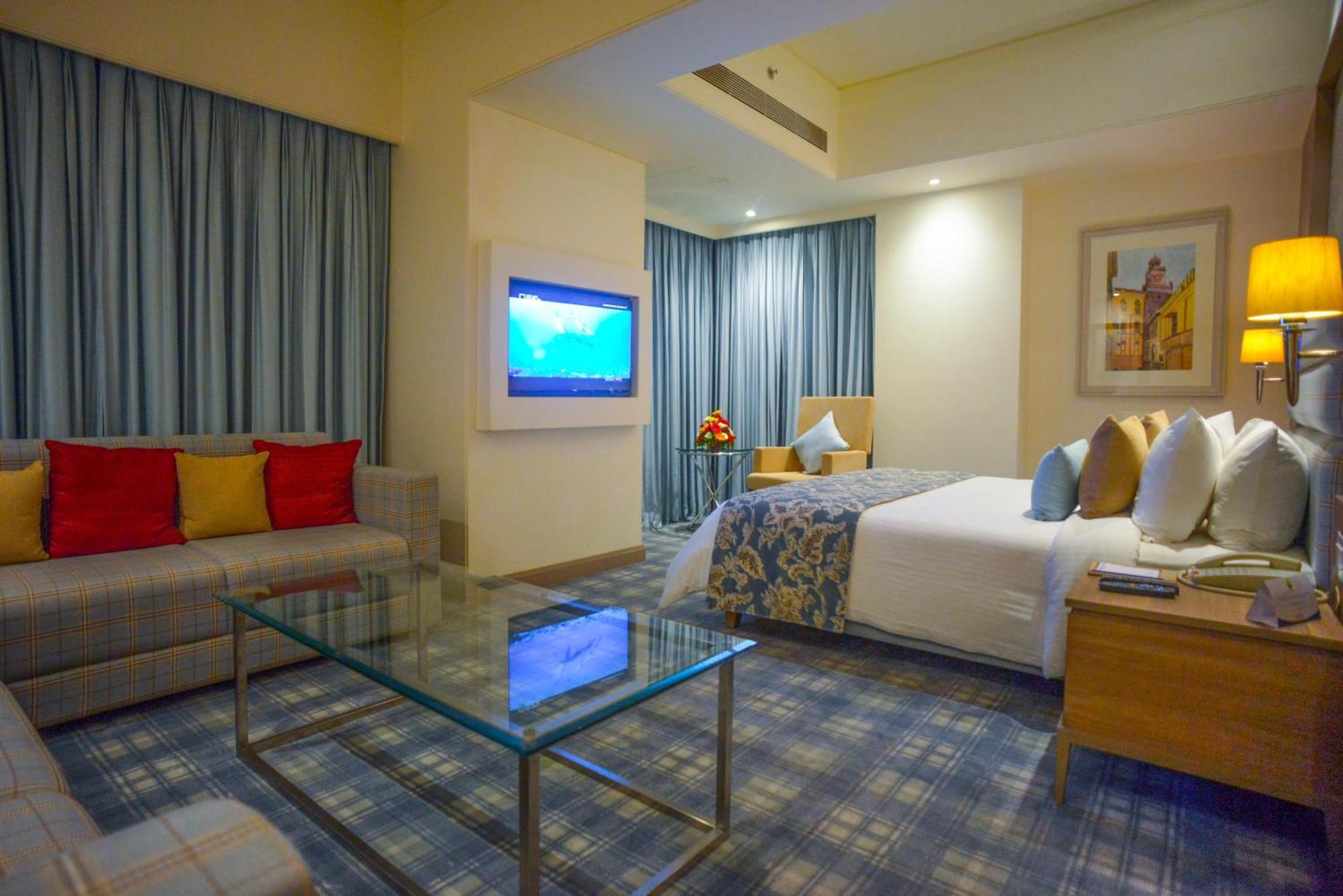 Efcee Sarovar Premiere Bhavnagar Ngoại thất bức ảnh