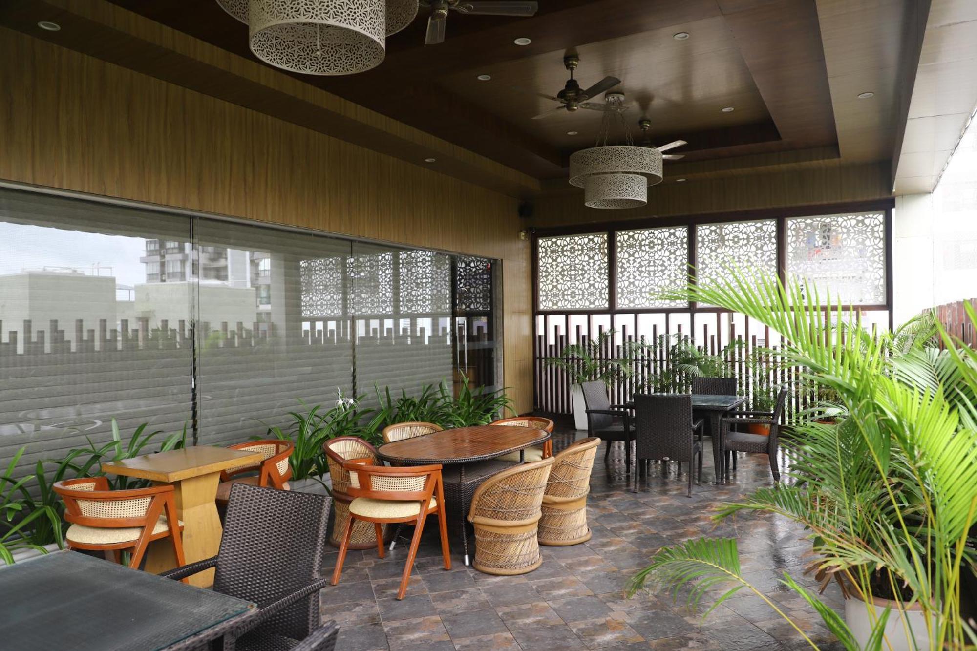 Efcee Sarovar Premiere Bhavnagar Ngoại thất bức ảnh